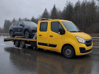Holowanie SUV-a w deszczu – Piaseczno